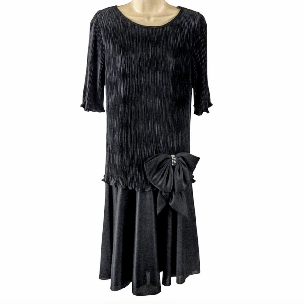 Vintage After Dark Elegant Black Dress with Bow Detail